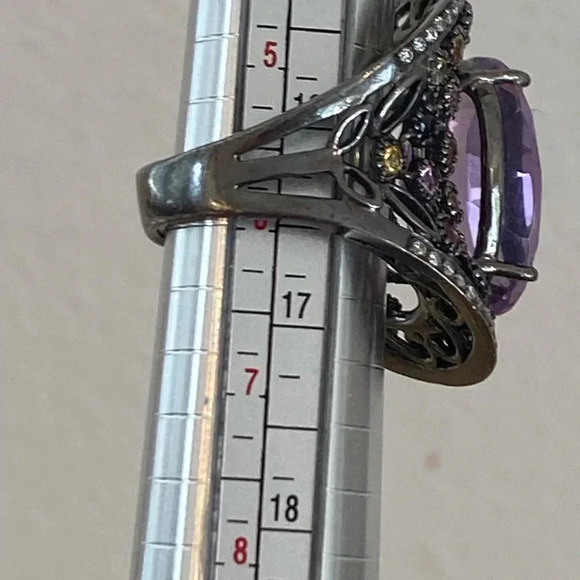 High End Unique Rhinestone Cocktail Ring - Picture 4 of 5